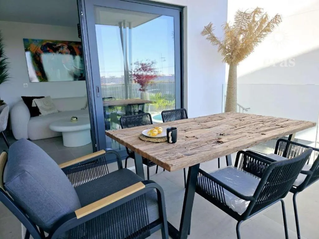 Garden Home Los Pacos 푸엔히롤라 아파트